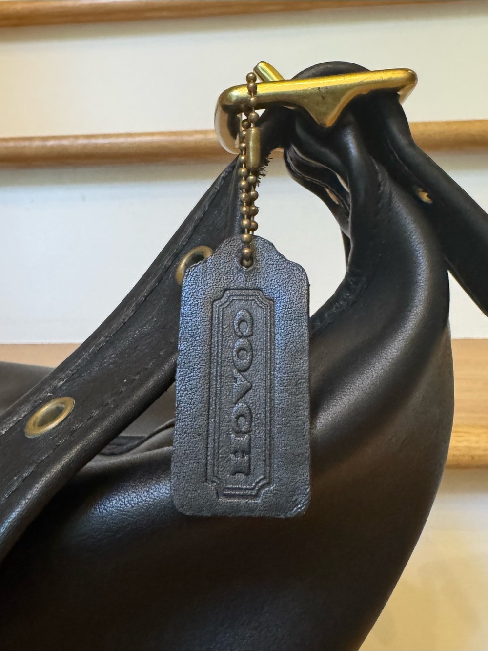 Vintage Coach Duffle Sac 9085 XL Black
Leather Shoulder Bag Made in Costa Rica - Picture 2 of 13